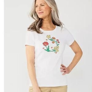 NWOT Crate & Barrow white floral T-shirt size XXL